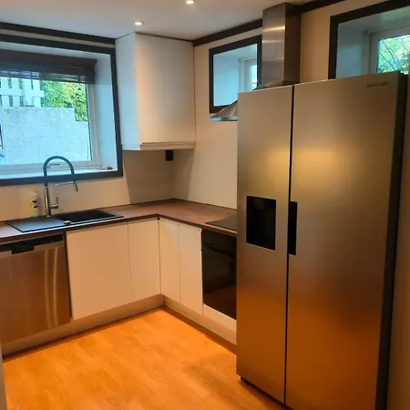 Romslig Pa Traeleborg I * Tønsberg