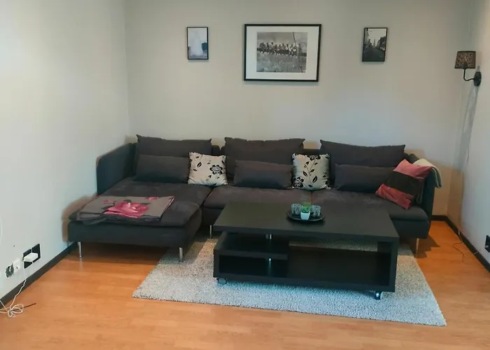 Romslig Pa Traeleborg I Lägenhet *