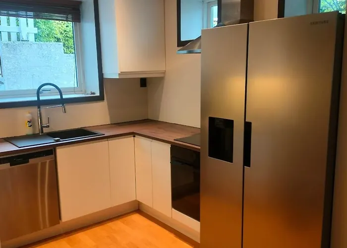 Romslig Pa Traeleborg I * Tønsberg