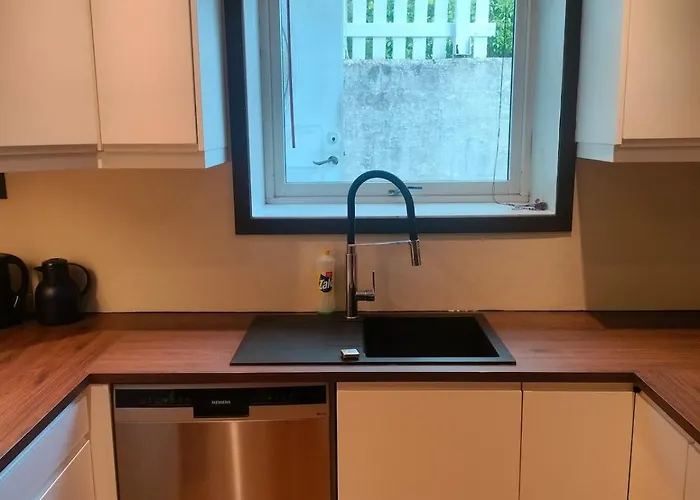 Lägenhet Romslig Pa Traeleborg I