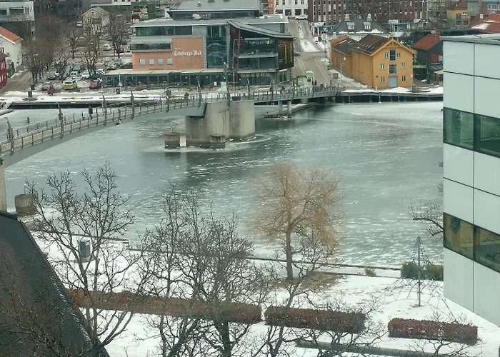 Lägenhet Romslig Pa Traeleborg I
